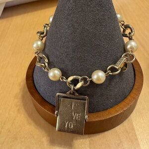 VTG Kent gold tone chain link bracelet faux pearls & “I Love you” spinning charm